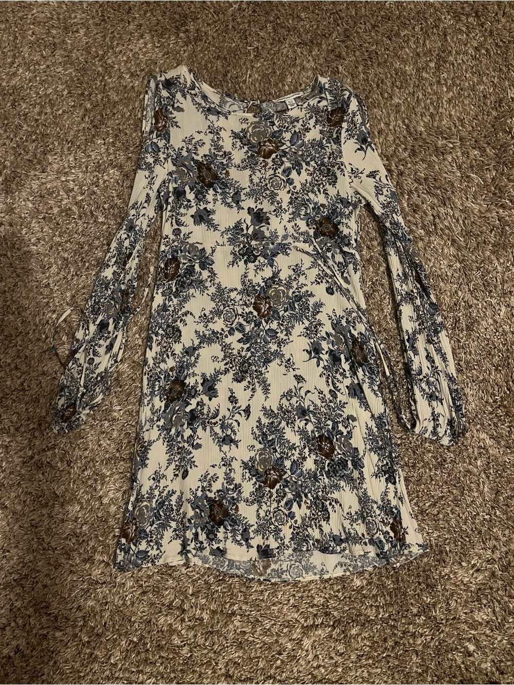 American Eagle Outfitters Floral Long-Sleeve Dress XS
